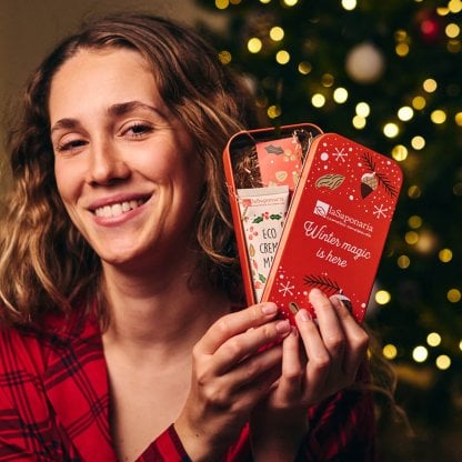 Scrigno in Latta - Crema Mani Mandorle e frutti rossi + Limetta unghie